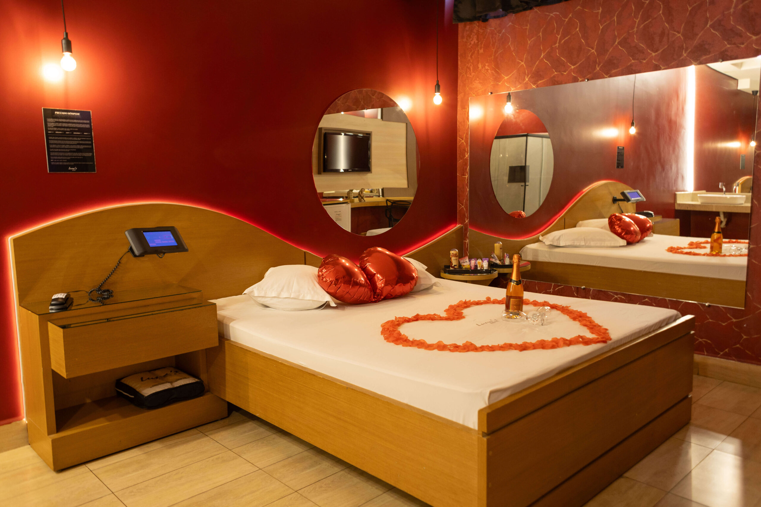 Suite-Decorada-Lunas-Motel-1-scaled.jpg